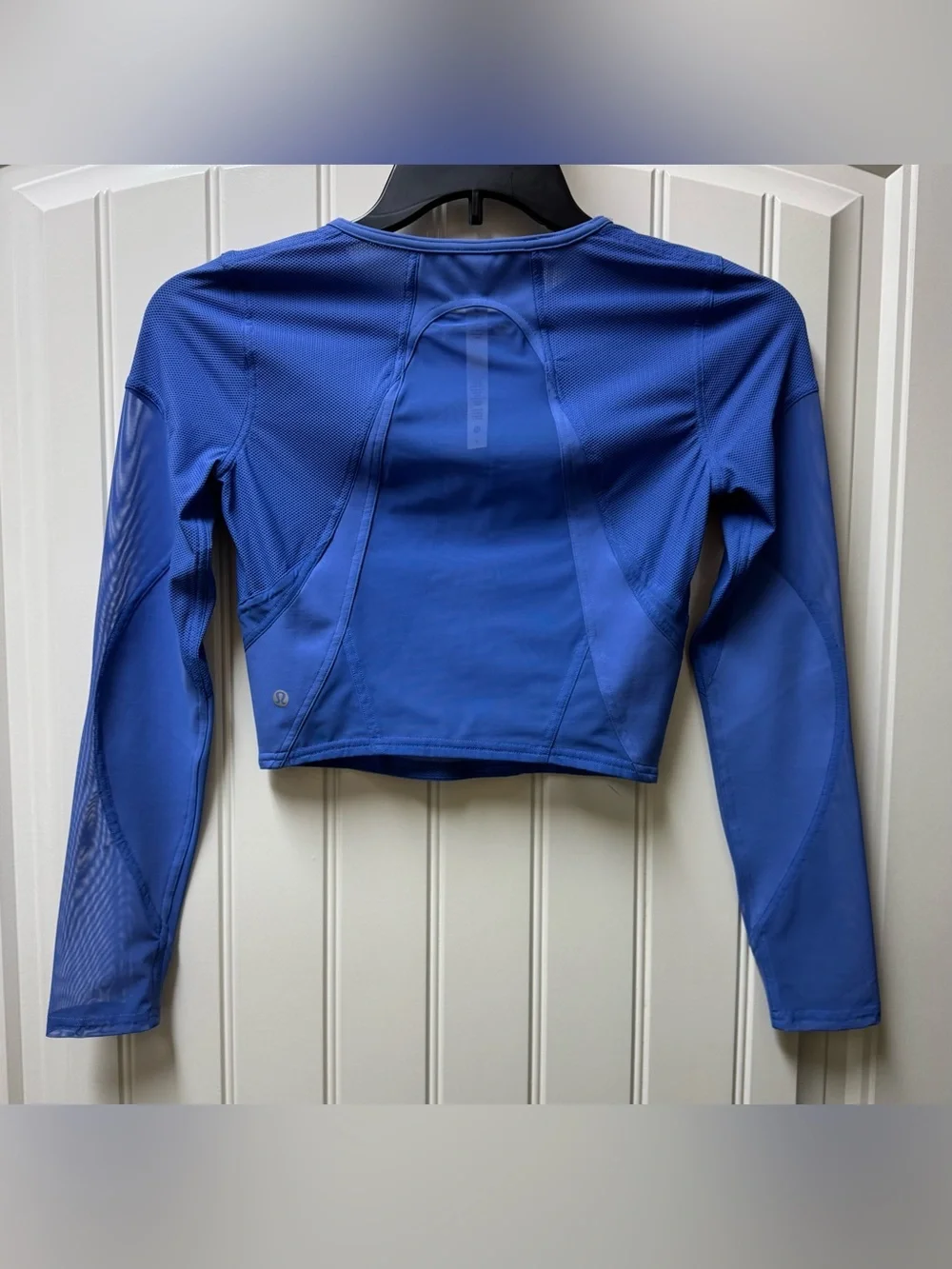 NEW NWOT WOMENS Sz 6 SMALL LULULEMON CROPPED MESH PANELLED SHIRT TOP WILD INDIGO - Picture 6 of 7